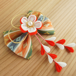 つまみ細工　ちりめん細工　髪飾り　おまけ付きキッズリボン つまみ細工 ちりめん リボン 小さめ 髪飾り クリップ 七五三