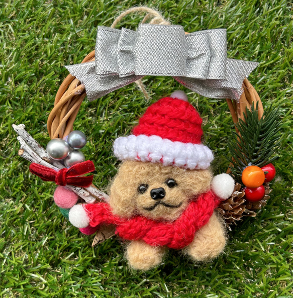 クリスマスリース　羊毛フェルト　トイプードル　アプリコット（ベージュ） 1枚目の画像