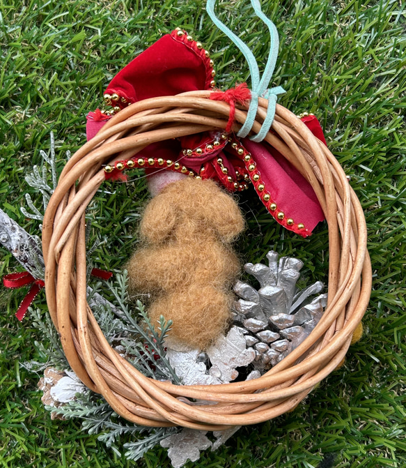 クリスマスリース　羊毛フェルト　トイプードル　茶色 2枚目の画像