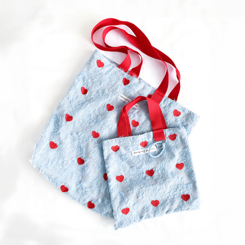 ハート刺繍のフラワーバッグ(水色) トートバッグ amazing picnic