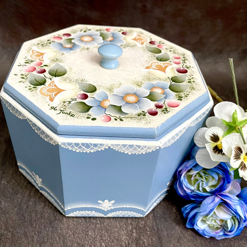 No.craft-14129/トールペイント「蓋付花柄八角ボックス」16.5cm No.craft-14129/トールペイント「蓋付花柄八角ボックス」16.5cm