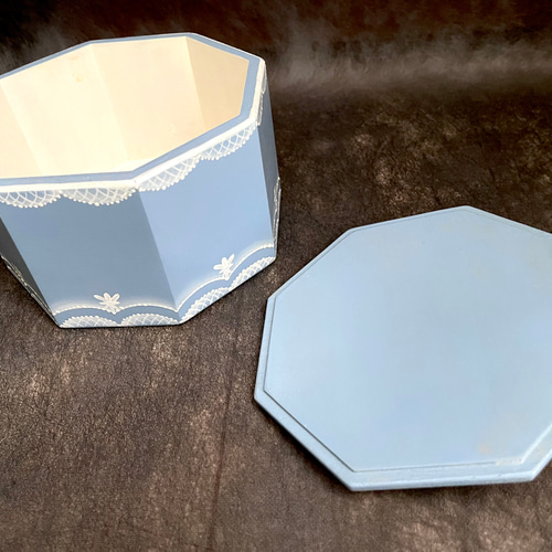 No.craft-14129/トールペイント「蓋付花柄八角ボックス」16.5cm No.craft-14129/トールペイント「蓋付花柄八角ボックス」16.5cm