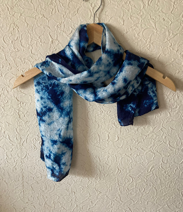 天然藍染　プチ絹スカーフ 1枚目の画像