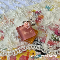 珊瑚彫刻　フリーサイズリング　指輪　ピンクのミニ薔薇　R51029Y2 2枚目の画像