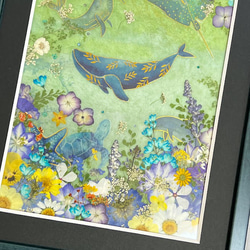 お花の揺れる南の海を悠々と泳ぐ平和と幸福のクジラの押し花額03 5枚目の画像
