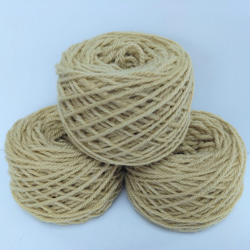 手染めの草木染毛糸（並太）No.778 すすき染め 灰色がかった草色