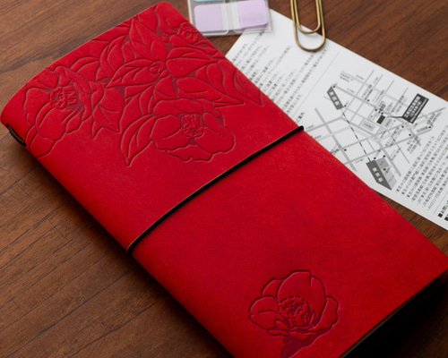 トラベラーズノート レッド レギュラーサイズ ラッピング済 おまけ付 TRAVELER'S notebook LOVE AND TRIP Red / レッド | TRAVELER'S