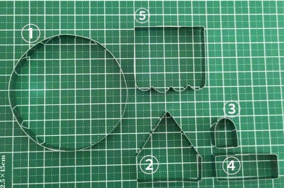 ステンレス製　ミニミニヘクセンハウス　クッキー型セット 3枚目の画像