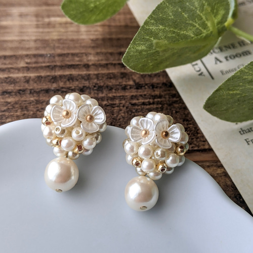 つぶつぶパールフラワーピアス|お花 ホワイト 結婚式 パーティ