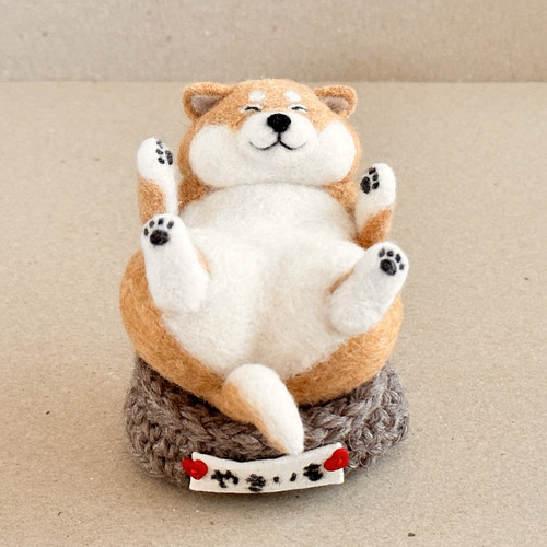 焼き芋にまみれてウハウハ♪赤柴犬さんの置物 羊毛フェルト Kirorin