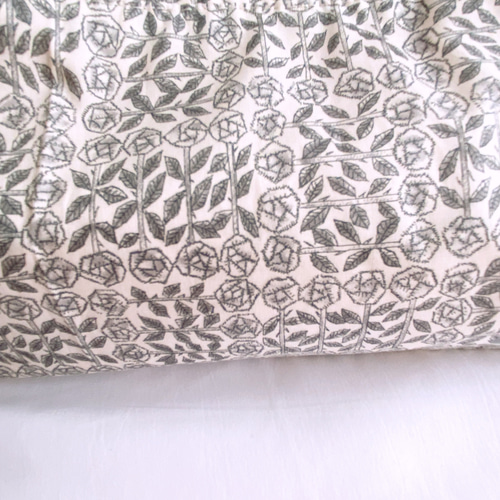 リバティ スリーピングローズ グレイ ティッシュボックスカバー