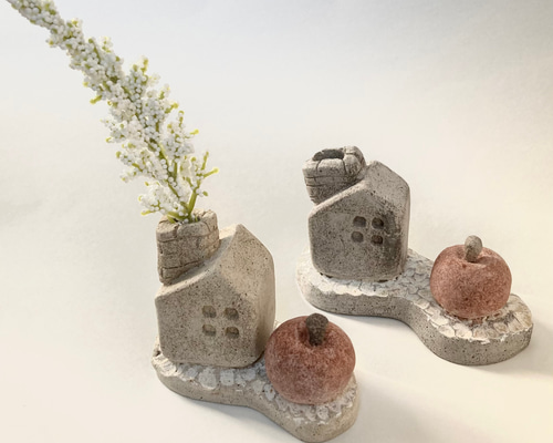 りんごのある家、一輪挿し」花瓶 かわいい陶器のお家型オブジェ 置物