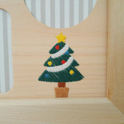 クリスマスの木刺繍フォトフレーム　クリスマスツリーと「Merry Christmas」 2枚目の画像