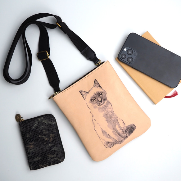 拉鍊手拿包（暹羅貓/繪圖系列）單色真皮智慧型手機迷你肩背包 第1張的照片