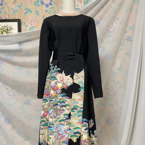 着物リメイク パステルカラー 四季の花尽し 黒留袖ドレス 未使用