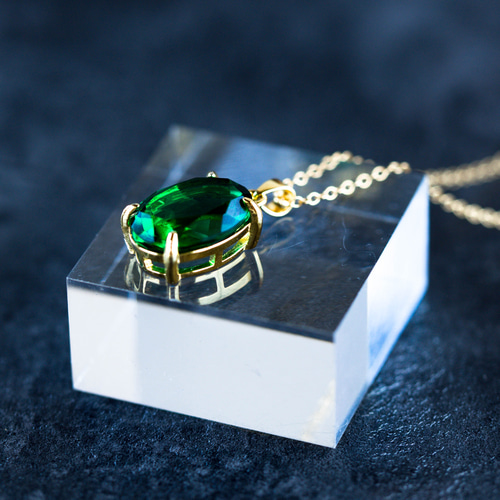 早割》大粒宝石質エメラルドシフトペンダント幸福をもたらす魔法の石