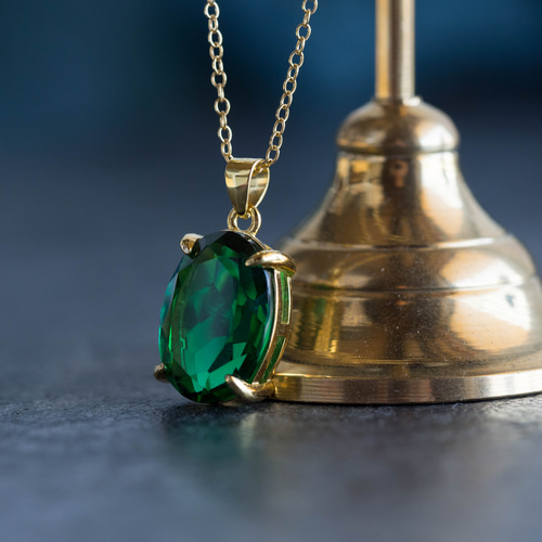 早割》大粒宝石質エメラルドシフトペンダント幸福をもたらす魔法の石