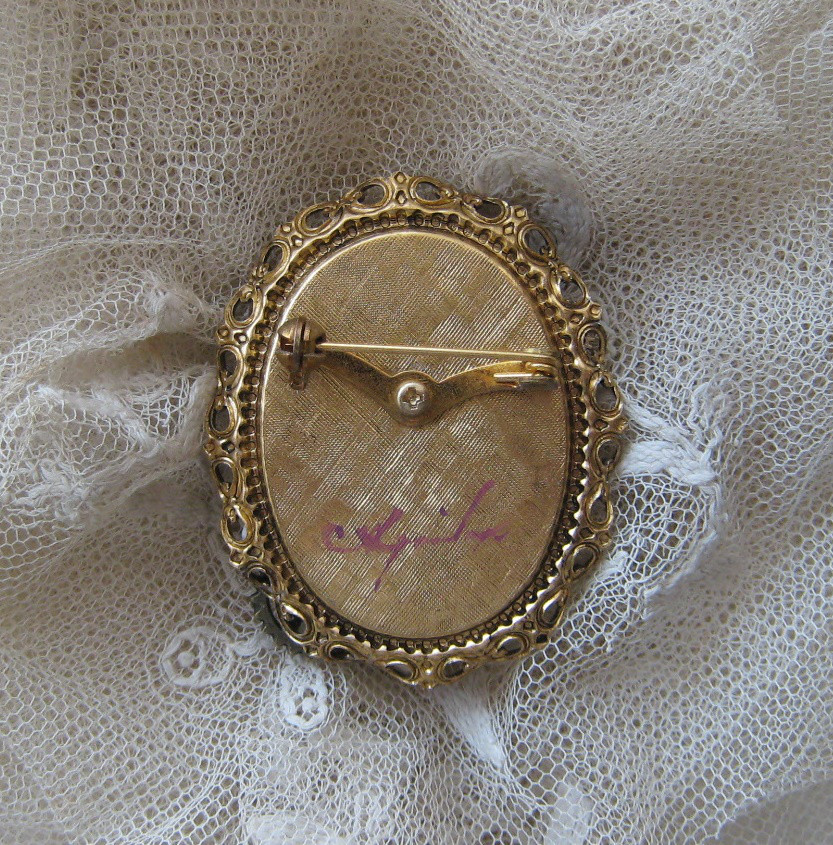 ~不思議の国の蒸気部屋~ アリス　立体画　金枠ブローチ仕様　不思議の国のアリス　スチームパンク　ゴーグル