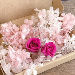 プリザーブドフラワー　ローズピンク バラ 2輪 　白＆ピンクあじさい　シルバーカスミソウ　花材セット 1枚目の画像