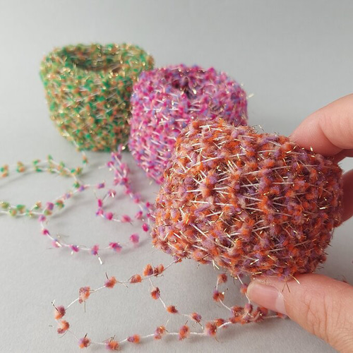 B408 ラメ入りポンポンヤーン(ピンク) 素材糸 引き揃え糸 糸・ミシン糸