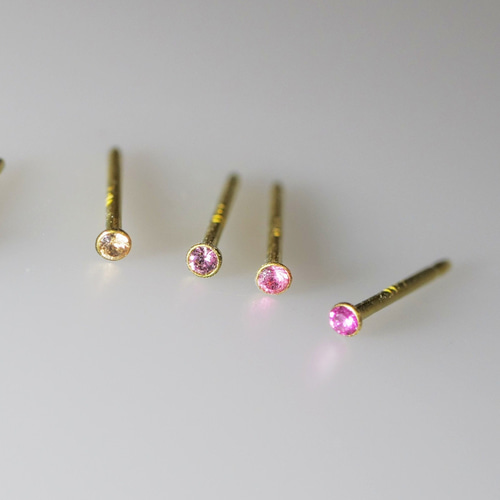 クリスタル装飾 ゴールドピアス Handmade】蛍光イエロー YAG（人造石） スタッドピアス 14k