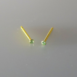 全10色・極小1.5mm ヴィンテージクリスタルガラスの小さいチタンピアス◆金ポスト◆ 6枚目の画像