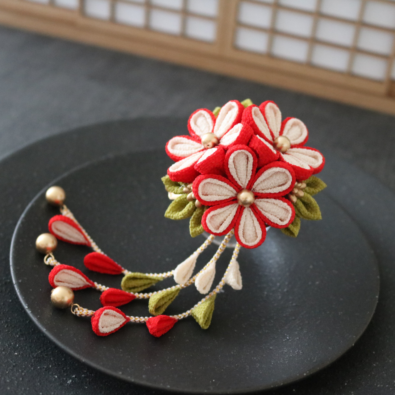赤・オリーブ＊小花ブーケのクリップ付きかんざし ★ つまみ細工の髪飾り/浴衣・七五三・卒業式の袴・着物
