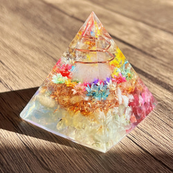 ピラミッド型 花と石 オルゴナイト  【2】シトリン 1枚目の画像