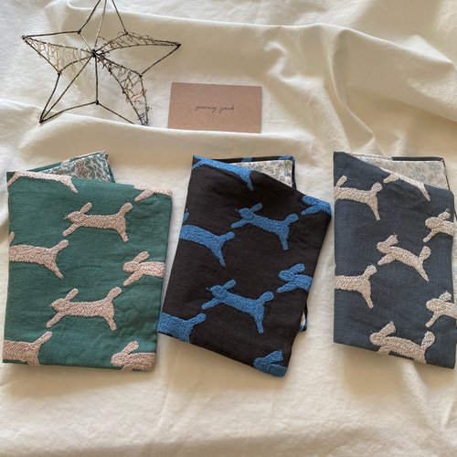 人気の新作 新作】刺繍runrunrunでブックカバー ミナペルホネンの生地を使用 ぬいぐるみ
