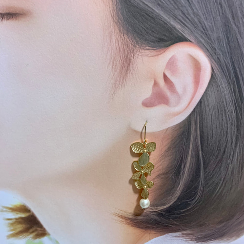 No.44】3連フラワーとコットンパールピアスorイヤリング ピアス  