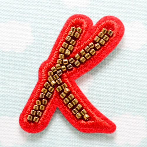 かわいい刺繍ワッペン アルファベットビーズGHIJKLM シール付き