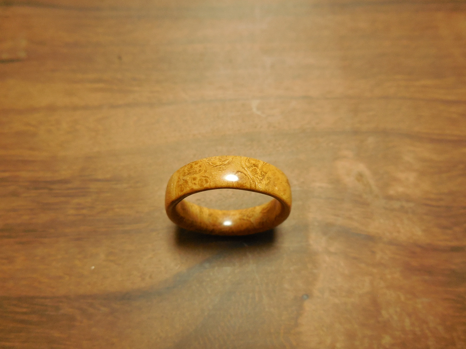 ハリエンジュ(ニセアカシア)瘤杢１ピースの指輪