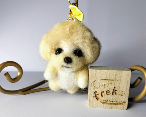 羊毛フェルト マルプーのぷちマルプーストラップ 羊毛フェルト Hand