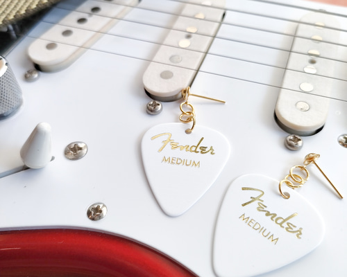 フェンダー ピックピアス/イヤリング〚ホワイト〛Fender 音楽