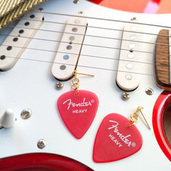 《再販》フェンダー ピックピアス/イヤリング〚キャンディアップルレッド〛Fender　音楽　ライブ　コンサート　送料無料 1枚目の画像