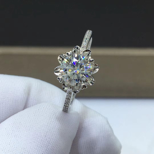 newデザイン】白金の花 モアサナイト ダイヤ リング K18WG 指輪 