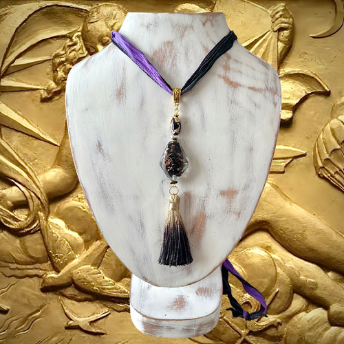 紫と黒のアールデコネックレス ネックレス・ペンダント