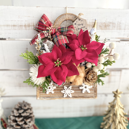 Happy Christmas！ 〜真っ赤なポインセチアのクリスマスアレンジ