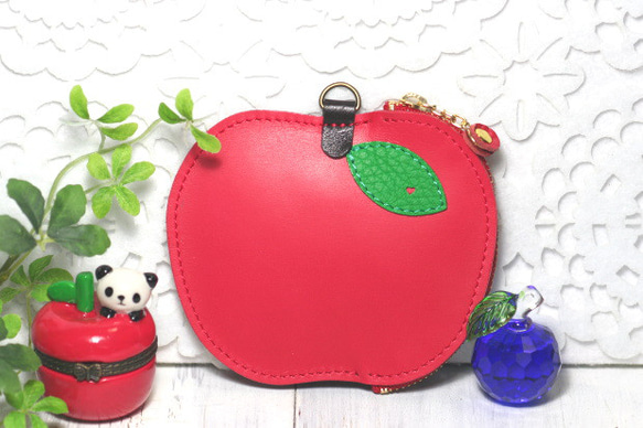 ◇リンゴ型パスケースポーチ（つやつや赤）パスケース・カードケース