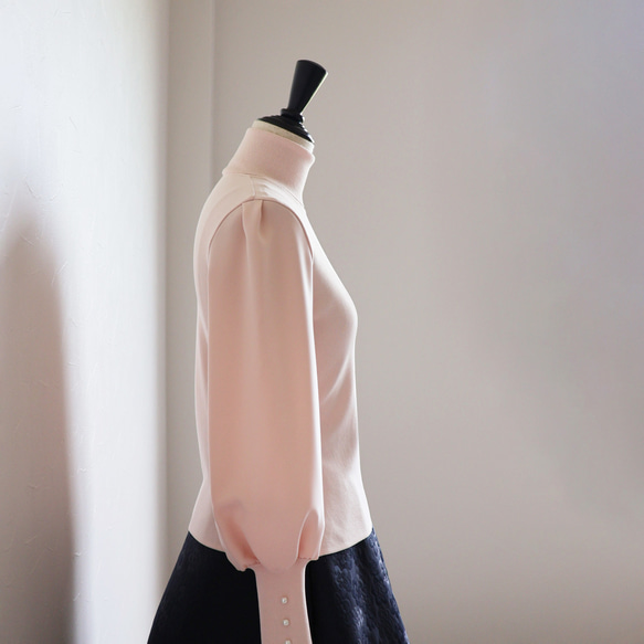 【華麗◎】異材質泡泡袖高領套頭衫【淺粉紅色】 第7張的照片