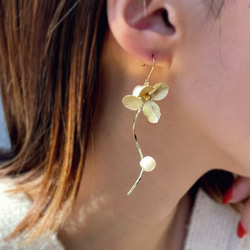 ゴールドフラワー パール スティック ピアス /イヤリング サージカル