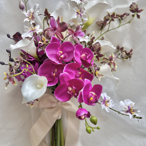 マゼンダピンクの胡蝶蘭ブーケ アーティフィシャルフラワー クラッチ