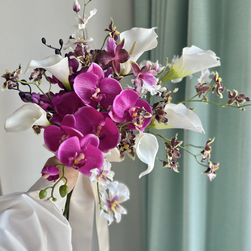 マゼンダピンクの胡蝶蘭ブーケ アーティフィシャルフラワー クラッチ