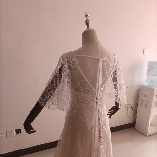 フランス風 薄シャンパンの色 パーティードレス シースルー袖 繊細  