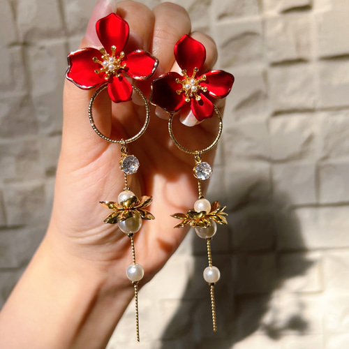 限定】フラワー クリスマス 赤 ピアス/イヤリング ウェディング