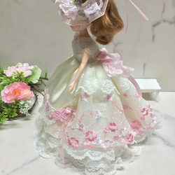 リカちゃん用着せ替えドレス　可愛い桜と薔薇のドレス　パニエ付き 6枚目の画像