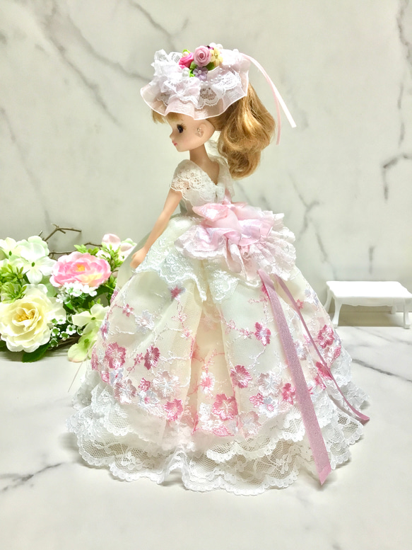 リカちゃん用着せ替えドレス　可愛い桜と薔薇のドレス　パニエ付き 5枚目の画像