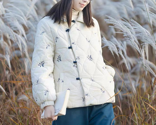 ゆり　豪華花柄刺繍の中綿薄手ジャケット bbc71d91b72c9b4c697d66a6012385