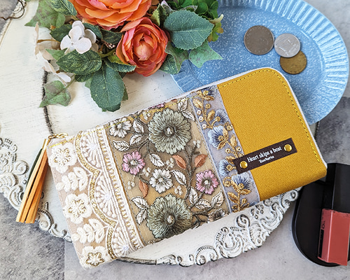 ★新品★インドハンドメイド刺繍タペストリーラグ★ビンテージ古布★ラジャスタン★緑 1m単位切り売り〕ミラーワーク付きラジャスタンの刺繍布〔107cm