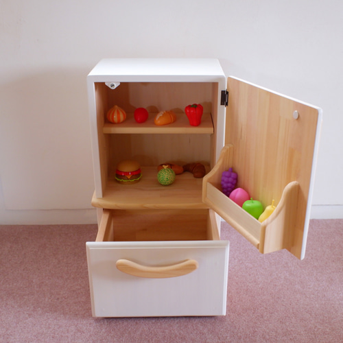 Yu様おもちゃ棚40日発送